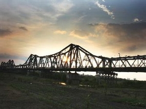 Hanoi souhaite l aide de la France dans la restauration du pont Long Biên
